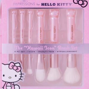 NWT Impressions & Hello Kitty 6 brush set